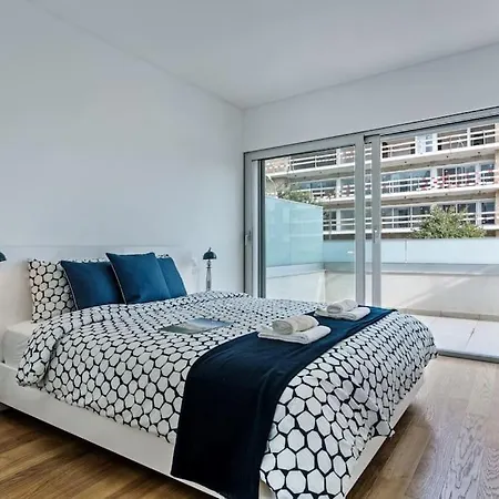 Modern With Terrace In Albufeira